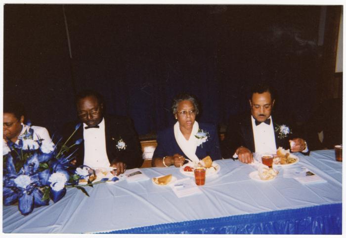 Eastern Stars members attend banquet