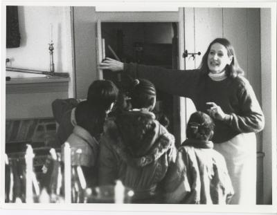 Nancy Nunn giving a historic house tour