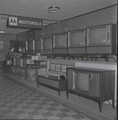 Commodore's Electric, interior
