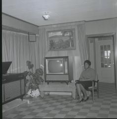 Commodore's Electric, interior