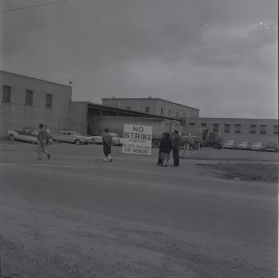 Vita Foods picket line