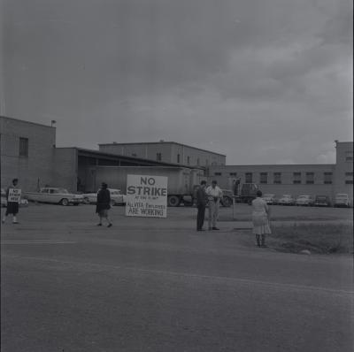 Vita Foods picket line