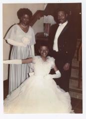 Monique Saunders with parents Cheryl and James Saunders