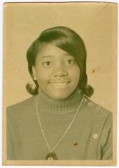 Portrait of Veronica Givens 