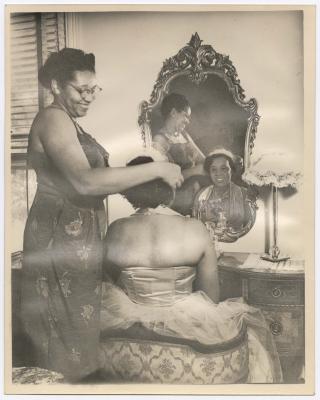 Gertrude Manuel and her sister Dorothy Baynum