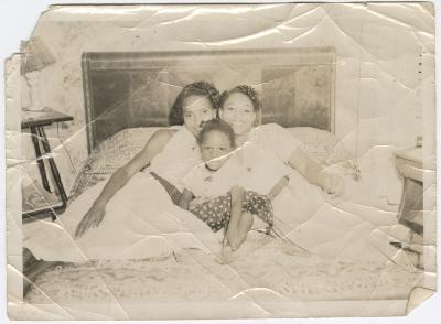 Family and friends of Charlie Graves, Bonita Prather, Margo Murray, and Hilda Graves, circa 1956