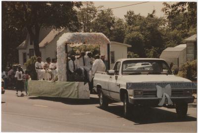 Mt. Olive A.M.E Church couples parade float and truck.