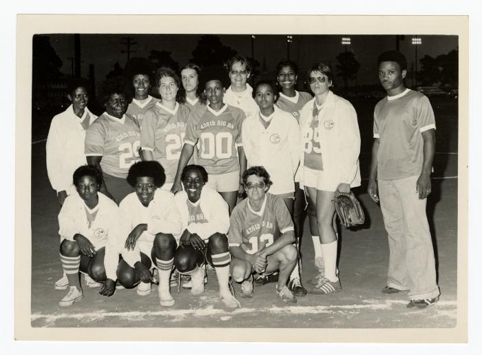 Eleanor Rochelle Ringgold and softball team 