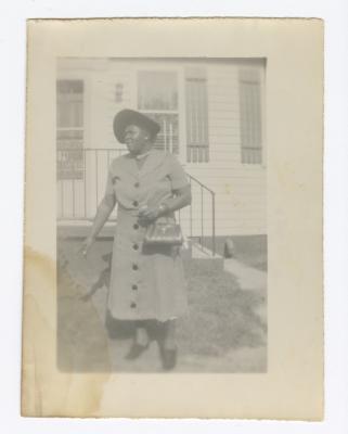 Elsie Briscoe finely dressed